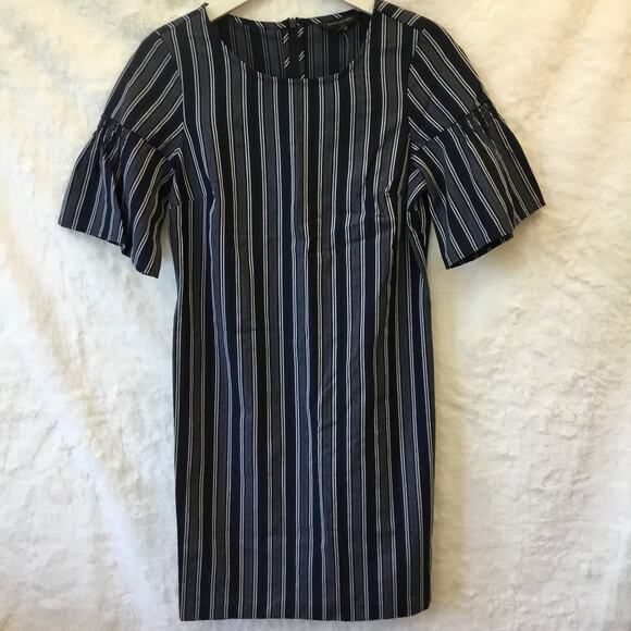 Banana Republic Factory Dresses & Skirts - Banana Republic Stripe Smock Sleeve Shift Dress